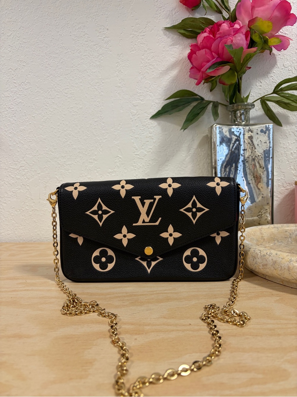 Louis Vuitton Bicolor Empriente Leather Felicie Pochette